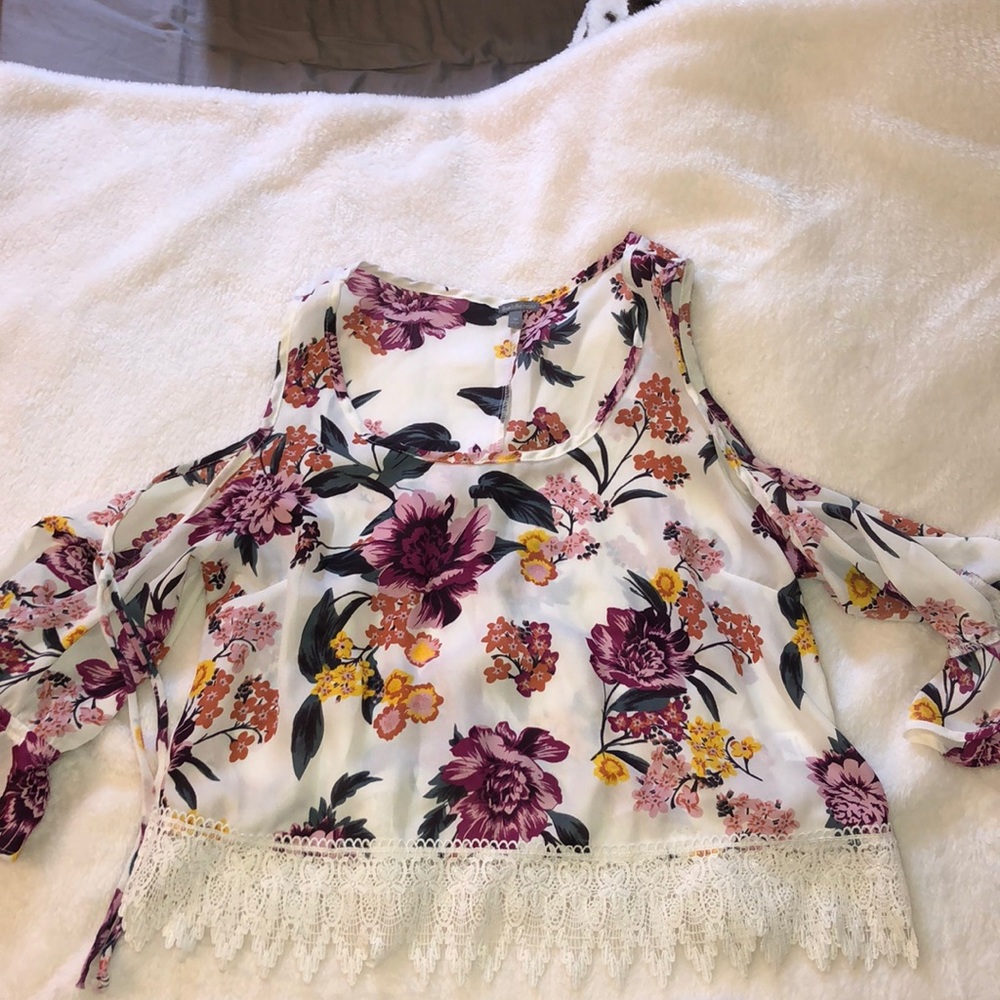 Cold shoulder flower printed blouse
